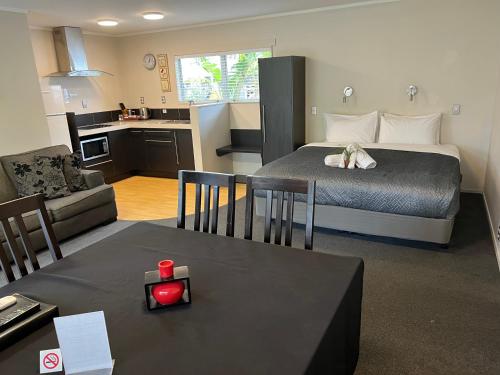 แองเคอร์ ลอดจ์ รีสอร์ท (Anchor Lodge Resort) in โคโรแมนเดล