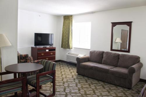 Super 8 by Wyndham De Soto Super 8 by Wyndham De Soto