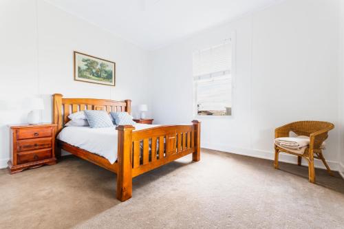 4 bedrooms, 6 beds