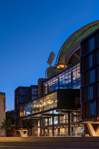 Oval Hotel at Adelaide Oval