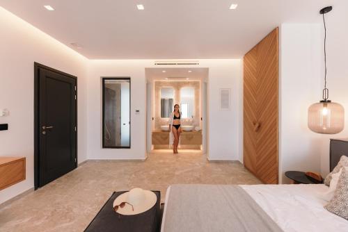 383593522 Milestones Naxos