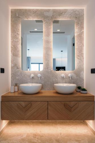 383594468 Milestones Naxos