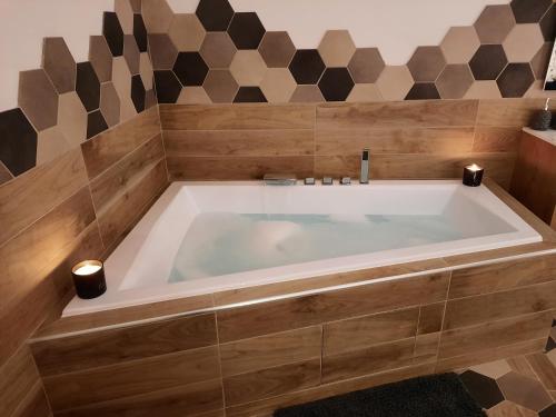Madelaine Ranch, NOUVELLE PISCINE 2025 in Champ-du-Boult