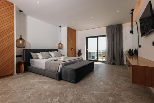 383595968 Milestones Naxos