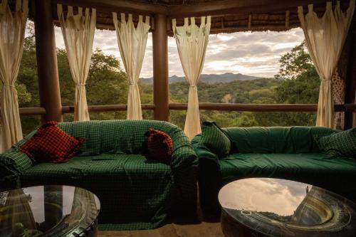 Bar/ Salón, Sable Mountain Lodge, A Tent with a View Safaris in Morogoro