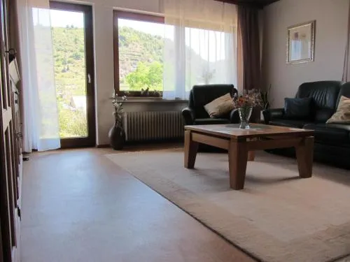 Ferienwohnung Roter Wingert in Kattenes, Deutschland