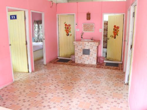 Pai Forest Resort Room Type - Queen Room with Shared Bathroom