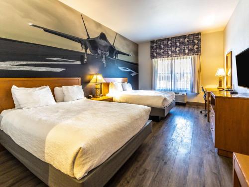 Queen Room with Two Queen Beds - Non Smoking