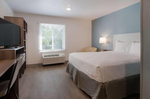 Queen Suite Promotional - Non Smoking