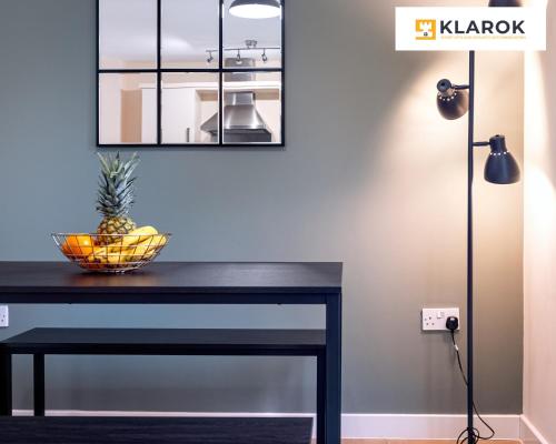 LONG STAYS 30pct OFF - Beautiful 3 Bed & Parking By Klarok Short Lets & Serviced Accommodation