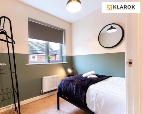 LONG STAYS 30pct OFF - Beautiful 3 Bed & Parking By Klarok Short Lets & Serviced Accommodation