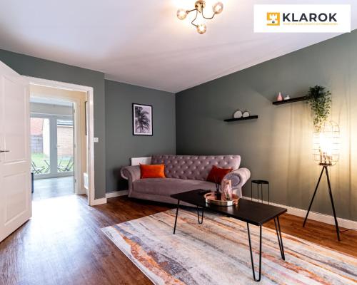 LONG STAYS 30pct OFF - Beautiful 3 Bed & Parking By Klarok Short Lets & Serviced Accommodation