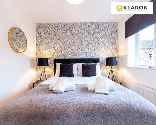 LONG STAYS 30pct OFF - Beautiful 3 Bed & Parking By Klarok Short Lets & Serviced Accommodation