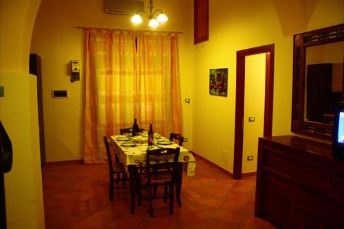 Two-Bedroom House image 3