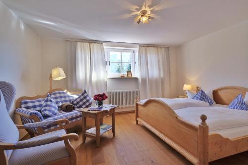 383631483 Hotel Maier zum Kirschner