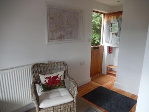 The Studio, Upper House Farm, Crickhowell with Double Garage and Free Parking 4