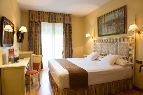 Los Angeles Hotel & Spa - image 12