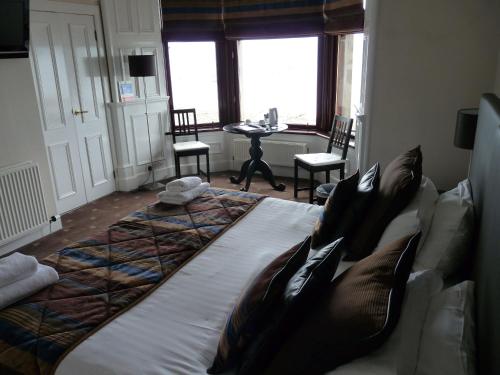 Double or twin room, deluxe, river view