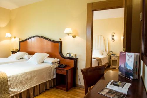 Los Angeles Hotel & Spa - image 13