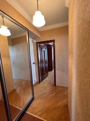 Lovely 1-bedroom flat with a full view of F1 DRS zone and Flame Towers photo