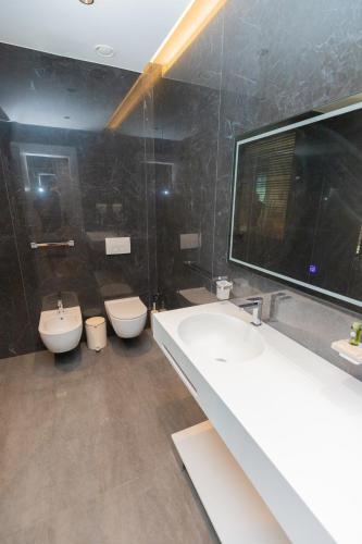 383661115 Esbjerg Hotel