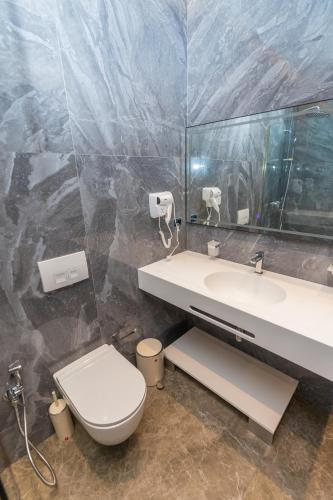 383661168 Esbjerg Hotel