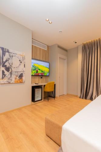 383661212 Esbjerg Hotel