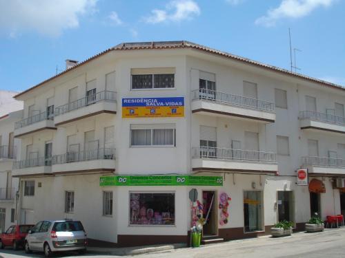 Vista exterior, Residencia Salva-Vidas in Nazaré