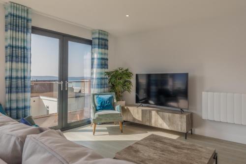 8 Challacombe - Luxury Apartment at Byron Woolacombe, only 4 minute walk to Woolacombe Beach!, Woolacombe (photo 3)