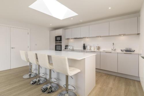 8 Challacombe - Luxury Apartment at Byron Woolacombe, only 4 minute walk to Woolacombe Beach!, Woolacombe (photo 9)