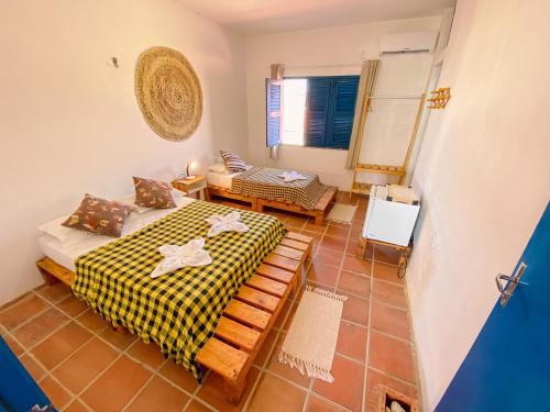 1 double bed, 1 twin bed