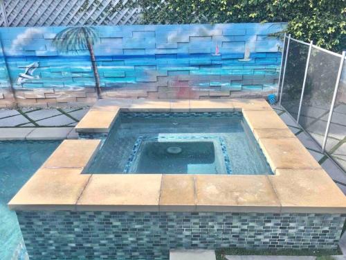 Luxury house pool & Spa 10 mins from Hollywood & Universal Studios - Tap to explore photos