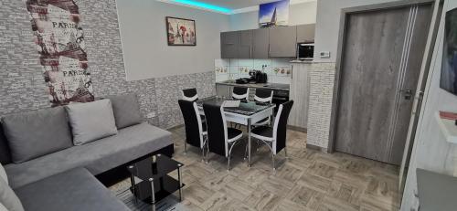 Apartment image 4