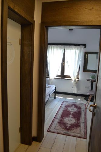 2 twin beds