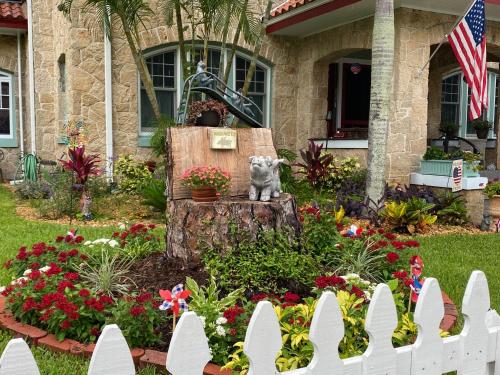 Utvendig, Ms. Maggie's South Country Inn in Daytona Beach sentrum