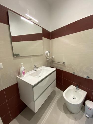 Double Room with Private Bathroom image 5