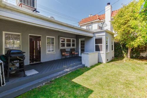 Picfair Village Modern Glam House in Los Angeles, USA