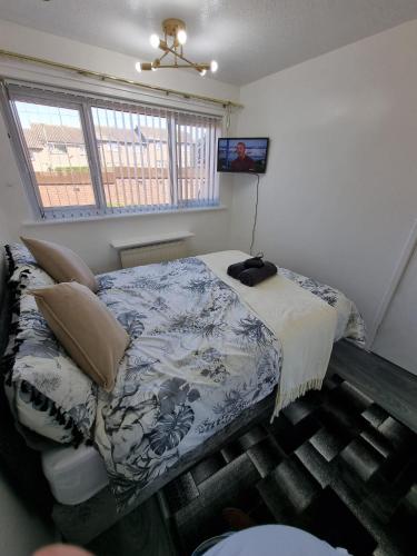 Modern & Elegant Home w/ Netflix and Parking, Leeds (Foto 5)