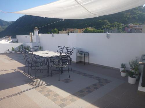 Ieeja, Casa Bianca Grande in Rodi' Milici