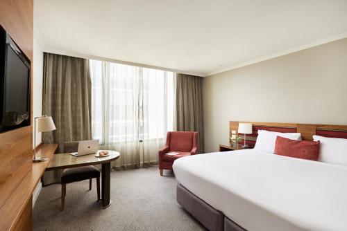 1 queen bed