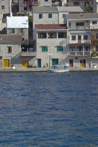 Apartments by the sea Povlja Brac - 710 