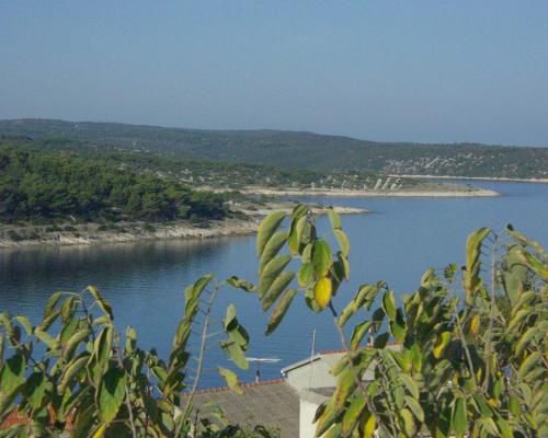Apartments by the sea Povlja Brac - 711 - image 2