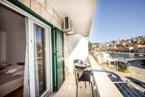 Apartments by the sea Povlja Brac - 716 - image 13