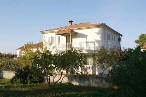 Apartments with a parking space Mirca Brac - 730 - image 4