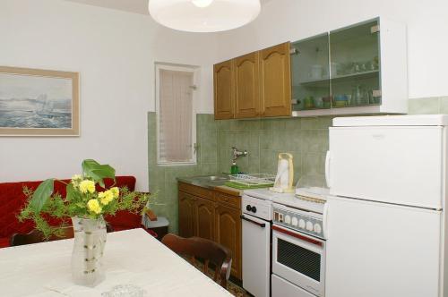 Konyha, Apartments with a parking space Mirca, Brac - 730 in Mirca
