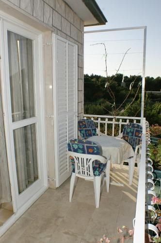 Erkély/terasz, Apartments with a parking space Mirca, Brac - 730 in Mirca