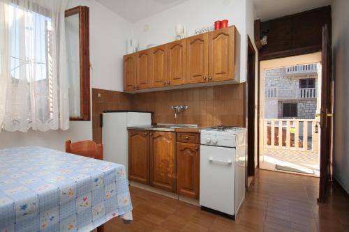 Apartment Postira 740b - image 6