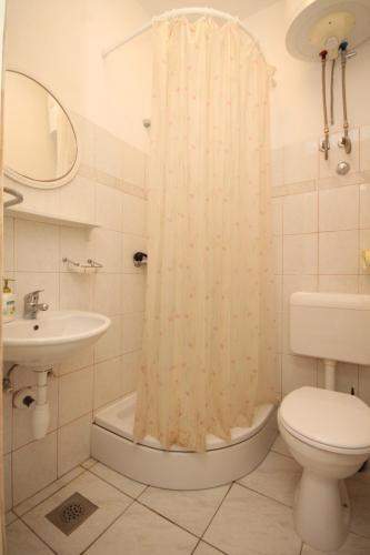 Apartment Lucica 990b - image 9