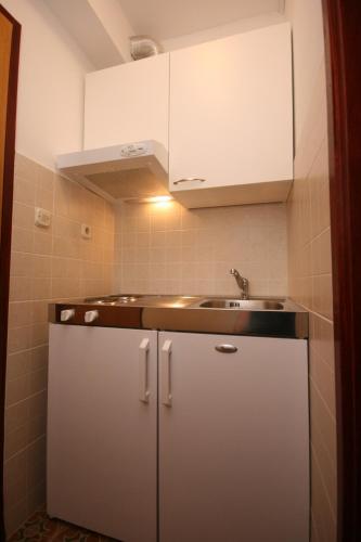 Apartments with a parking space Zivogosce - Porat Makarska - 1055 - image 6
