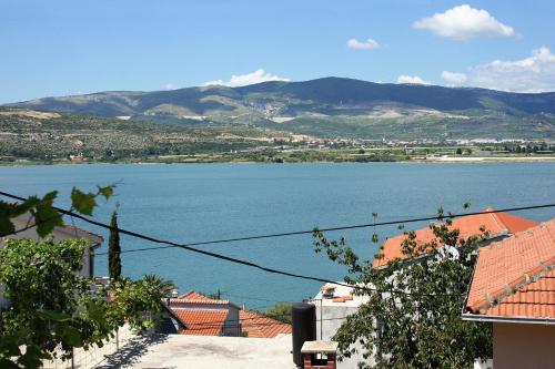 Apartments by the sea Mastrinka Ciovo - 1005 - image 2